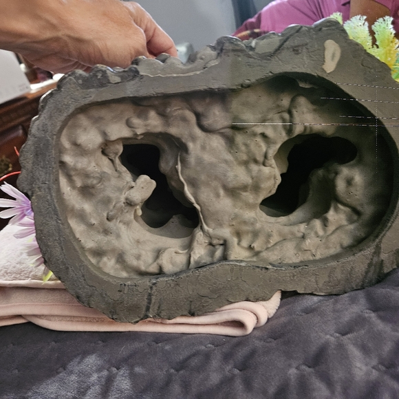 Fish tank decor rock with plants - Picture 2 of 3